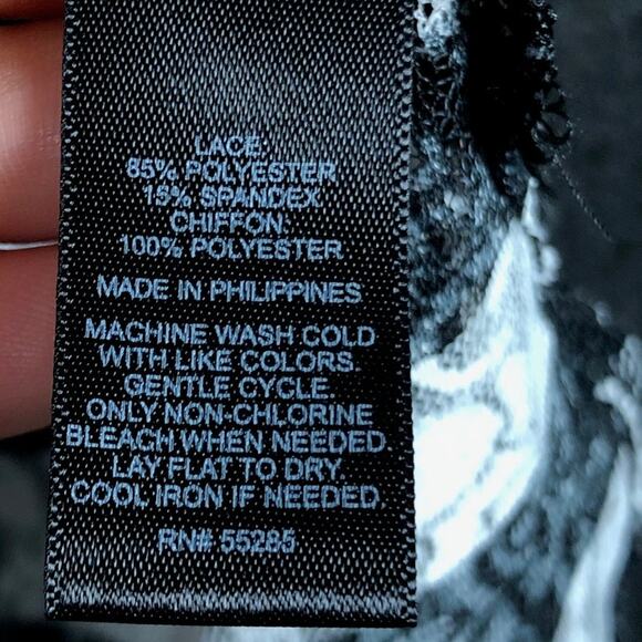 Express Womens Blouse Black White Lace Striped Sheer Tank Scoop Neck Stretch S - Picture 7 of 12